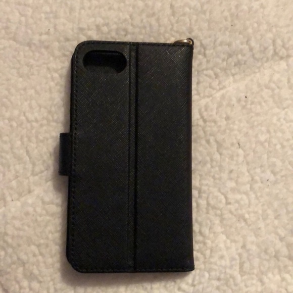 Michael Kors iPhone 6, 7, & 8 iPhone wallet case - Picture 3 of 6